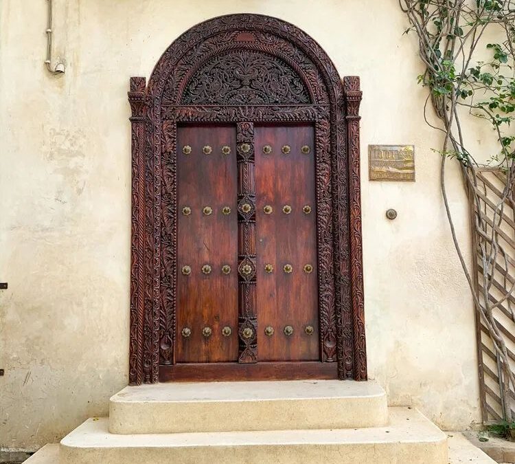 PUERTAS EXCLUSIVAS MADE IN SPAIN: ARTESANÍA Y DISEÑO MEDITERRÁNEO ACTUAL